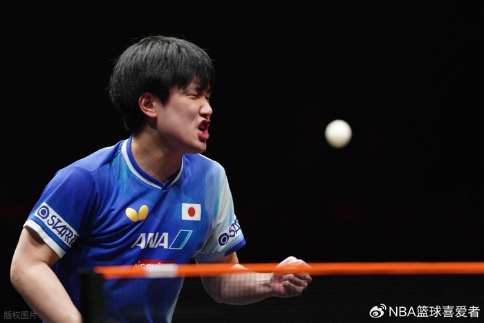 愤怒!央媒痛斥张本智和拜鬼+三笘薰与战犯合影:带来严重伤害|日本|布莱顿|巴黎奥运会|石川佳纯|球迷_新浪体育_新浪新闻